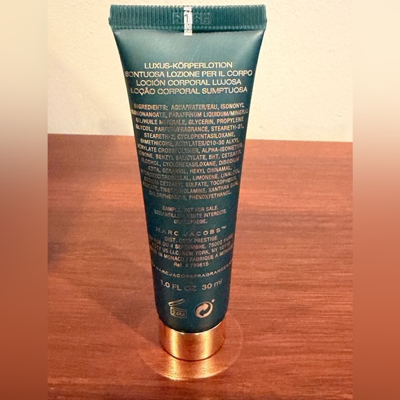 *RARE* Marc Jacobs Decadence - Green and Gold Lotion - 1.0oz, more than 3/4 full - Picture 2 of 2